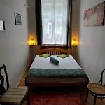 Classical In The Old Pest Lejlighed *