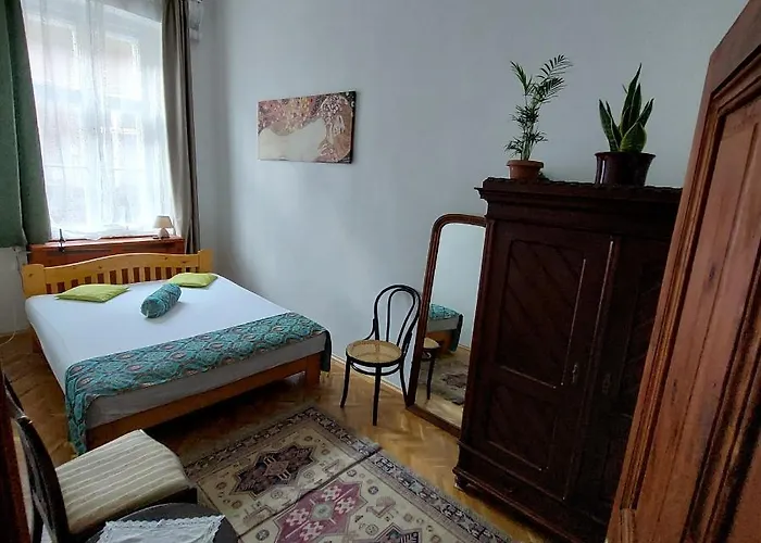 Classical In The Old Pest