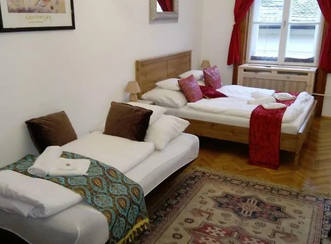 Classical In The Old Pest Apartamento *