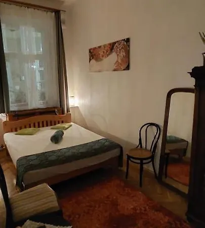 Classical In The Old Pest * Budapešť