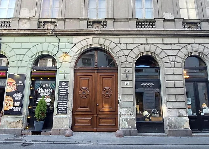 Classical In The Old Pest Будапешт
