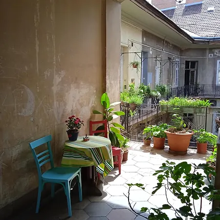 Apartment Classical In The Old Pest Budapest