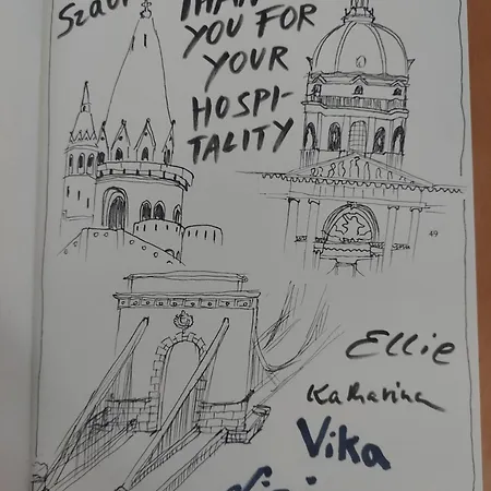 Classical In The Old Pest شقة *