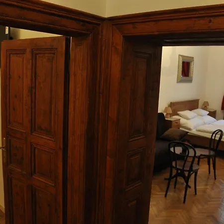 Apartment Classical In The Old Pest Budapest