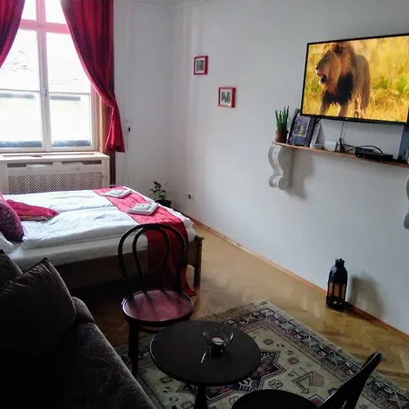 Classical In The Old Pest * بودابست